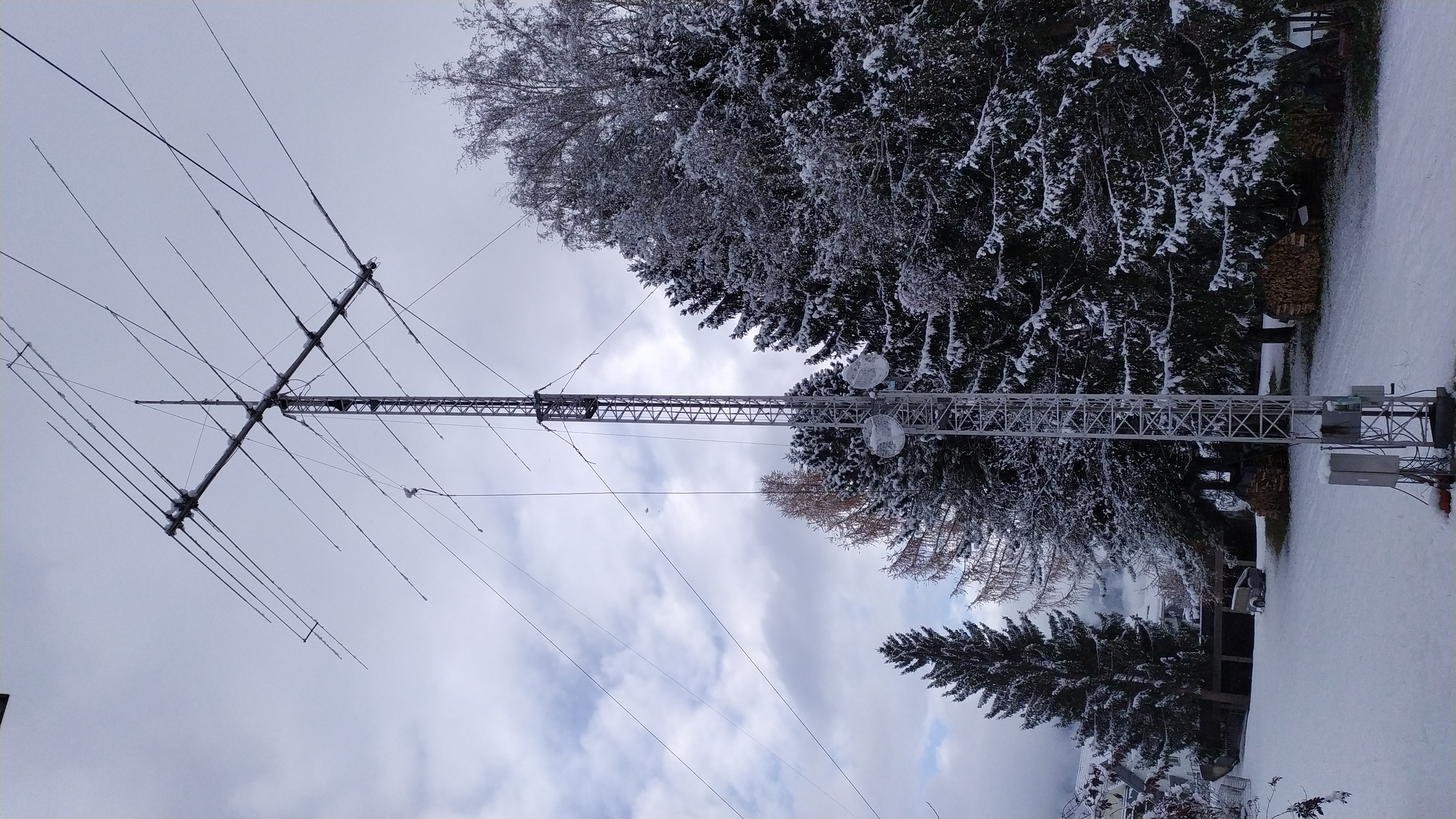 Tower mit alter Antenne (DJ2UT-Beam)